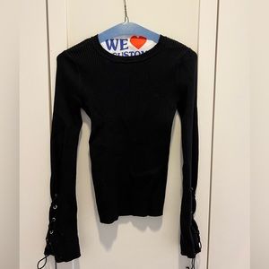 Vince Camuto black top